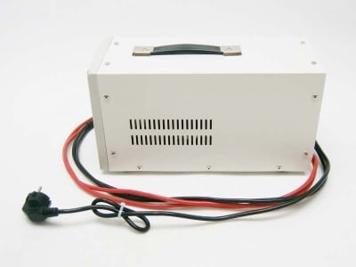 Záložní zdroj VOLT Sinus Pro 700W 12/230V 1000 E - Obrázek 3